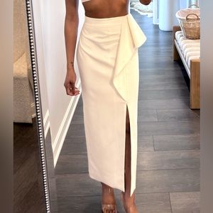 Midi Skirt with ruffle and side slit 🐚🤍